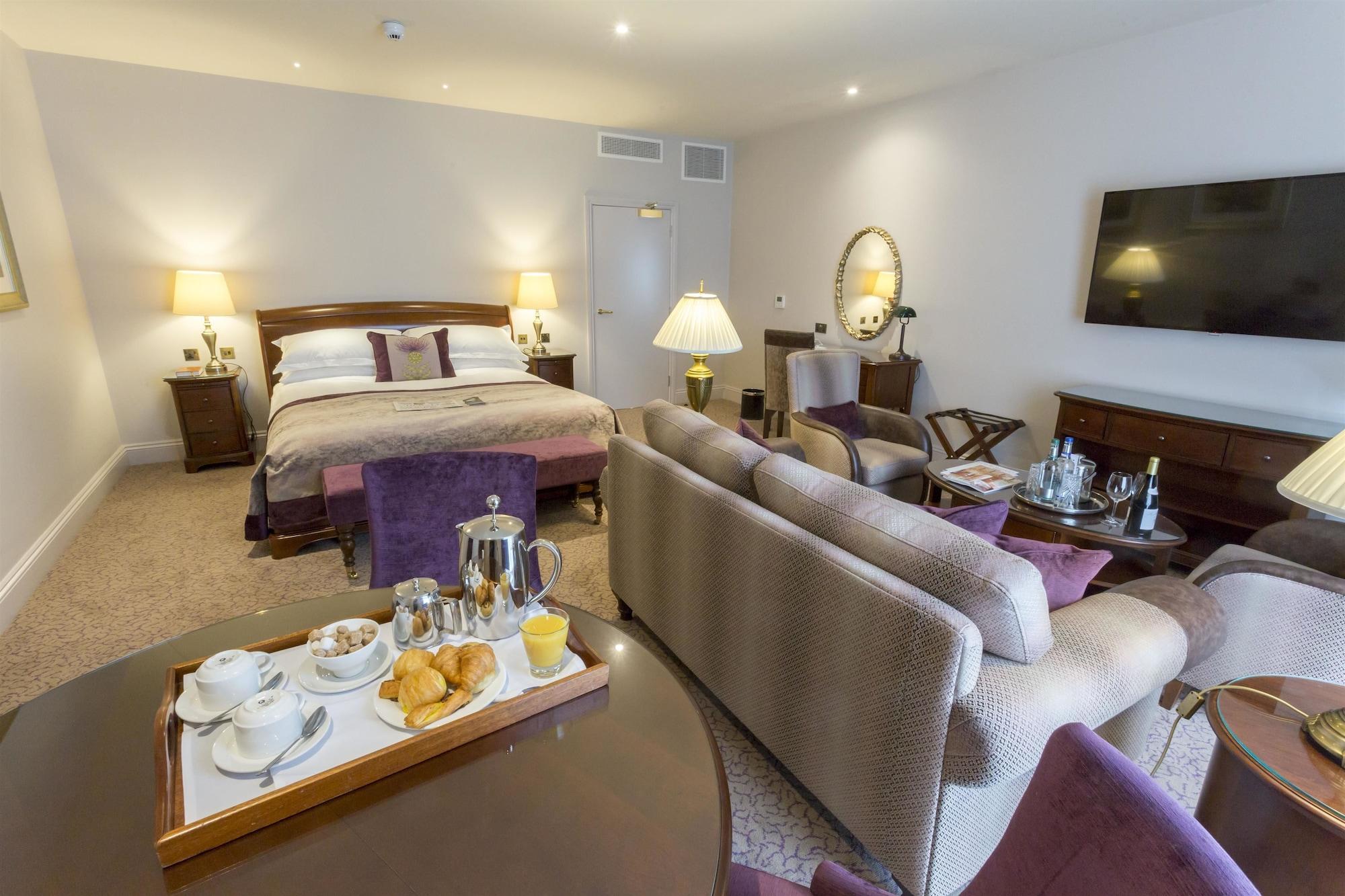 Swan's Nest 4*