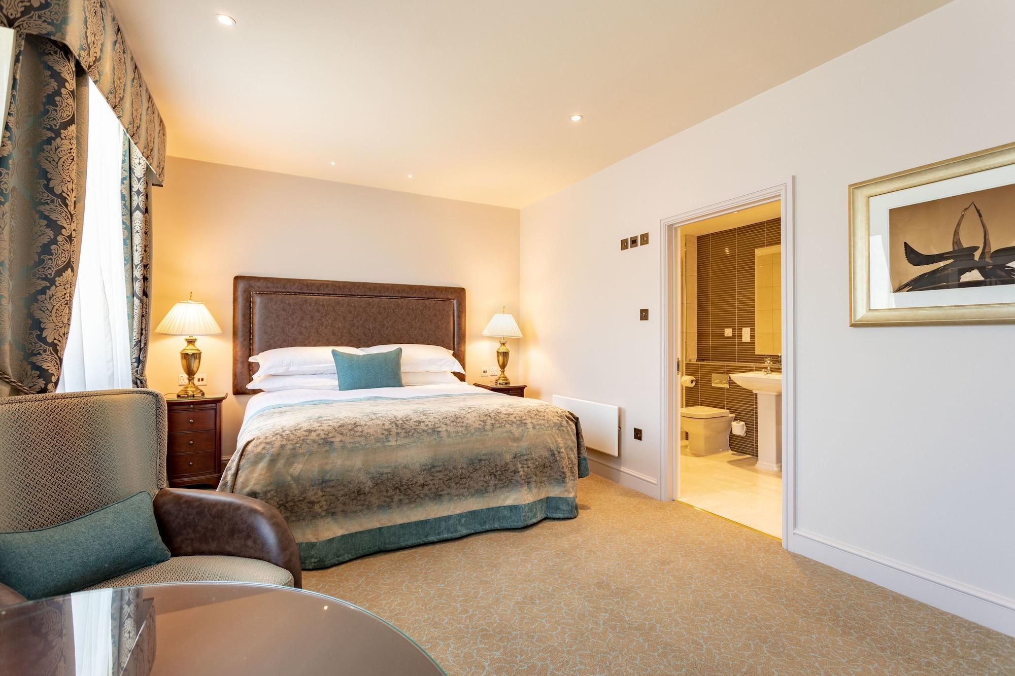 Hotel Swan's Nest 4*